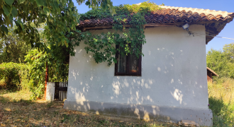 Prostrano imanje u Koraćici – 2,1 ha uz stari domaćinski ambijent