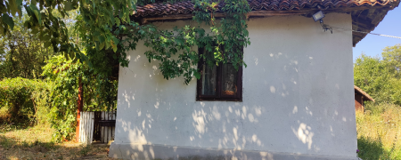 Prostrano imanje u Koraćici – 2,1 ha uz stari domaćinski ambijent