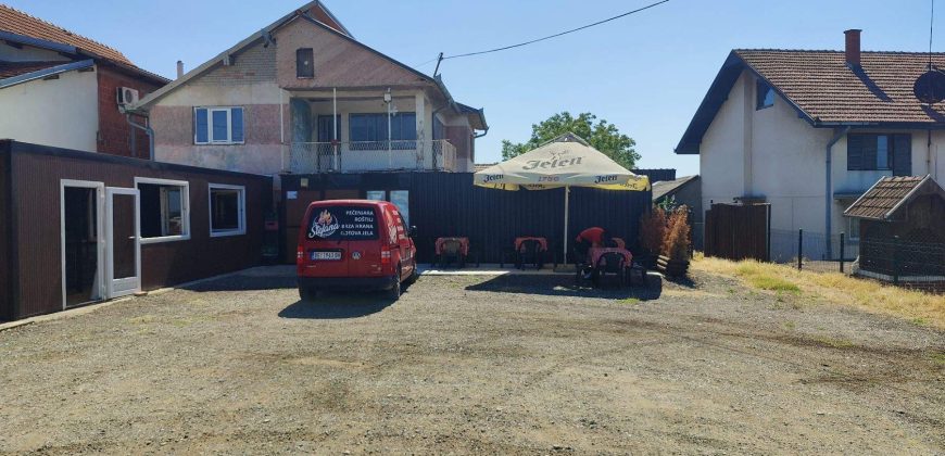 Kuća sa lokalom i placem – razrađen posao, 6 ari, Mladenovac