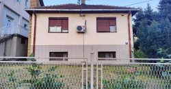 Izdajem kuću u centru Mladenovca