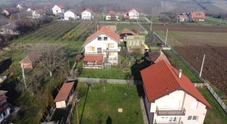 Kuća Koraćica sa pogledom na Kosmaj