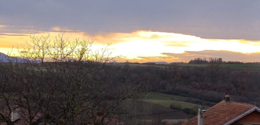 Kuća Koraćica sa pogledom na Kosmaj