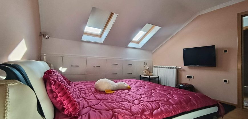 Duplex stan u strogom centru Mladenovca     (121,74 m²)