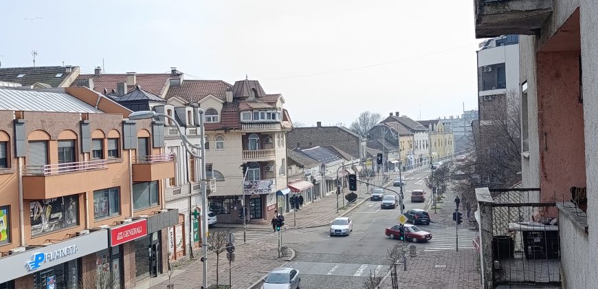 Dvosoban stan u strogom centru Mladenovca   62m2 PRODATO