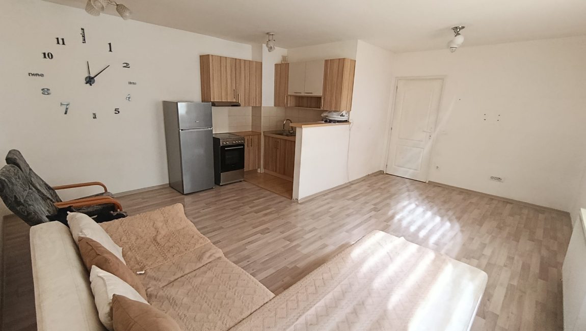 Prodaje se stana 64m² – Centar Mladenovac