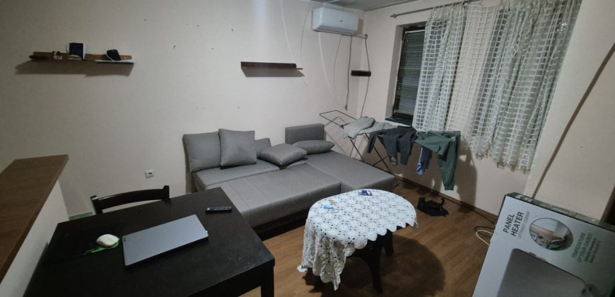 Izdaje se stan garsonjera