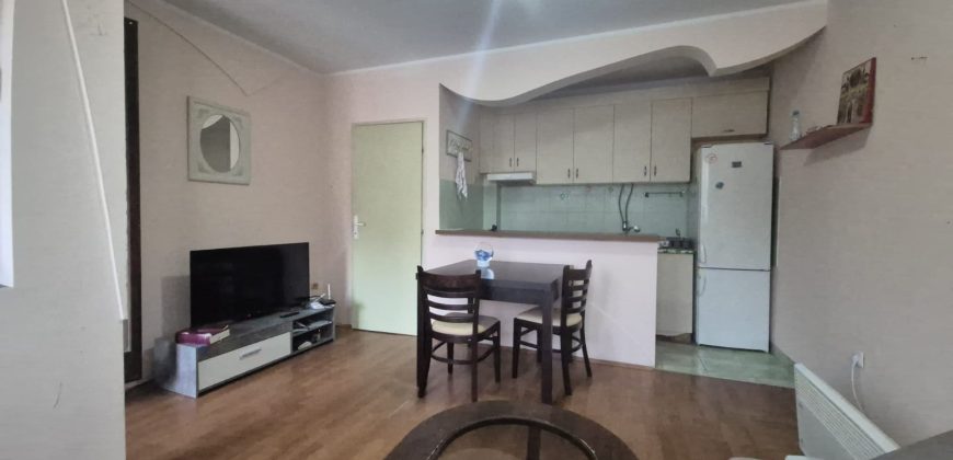 Garsonjera  28m2 + terasa 12m2 Mladenovac