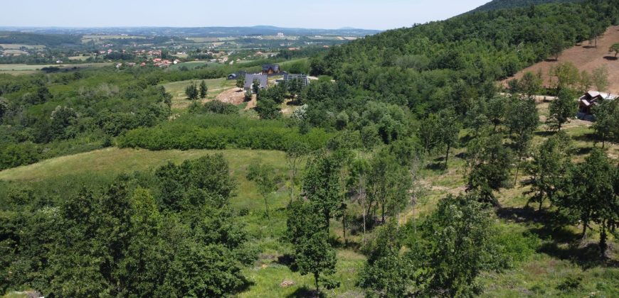 Plac na Kosmaju 33Ara