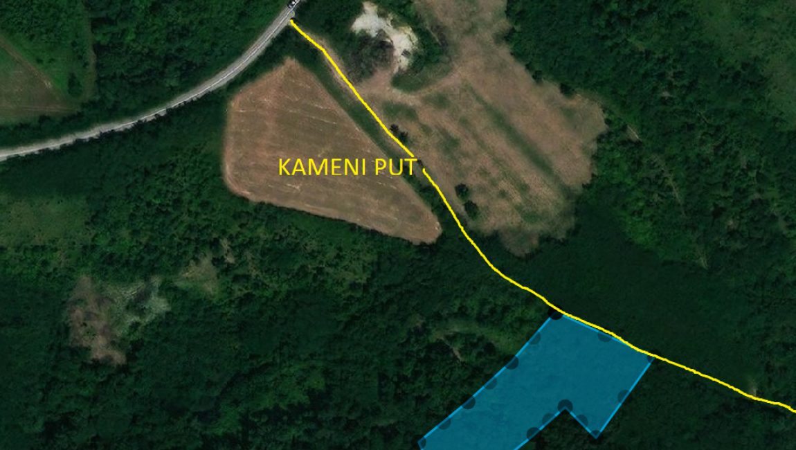 Plac na Kosmaju 33Ara