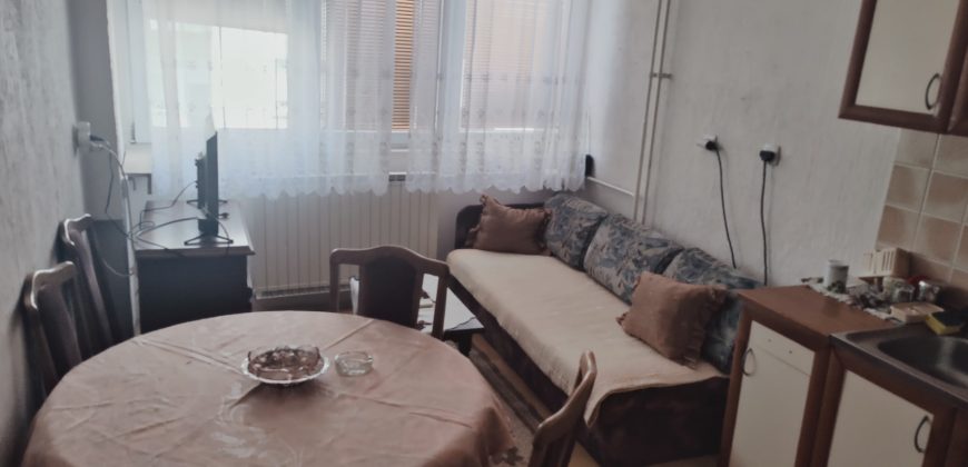 Izdaje se stan Centar mladenovca