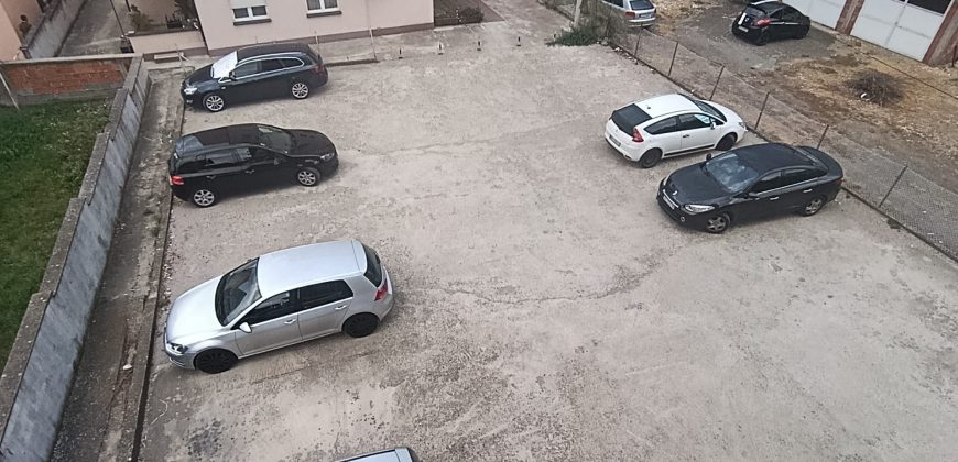 Stan 42m2 Mladenovac 400 metara od Centra