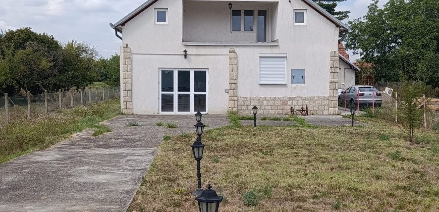 Kuća Mladenovac