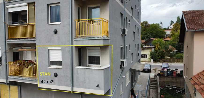 Stan 42m2 Mladenovac 400 metara od Centra