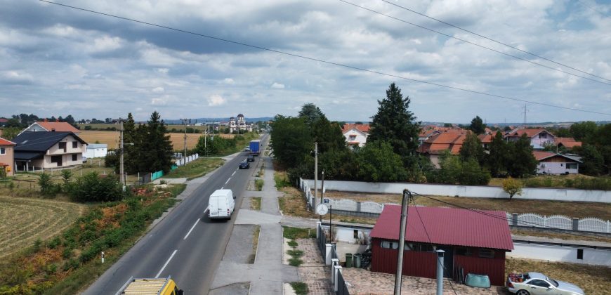 Kuća sa lokalom na 6 ari, Mladenovac