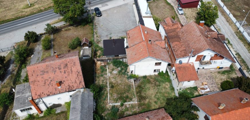 Kuća sa lokalom na 6 ari, Mladenovac