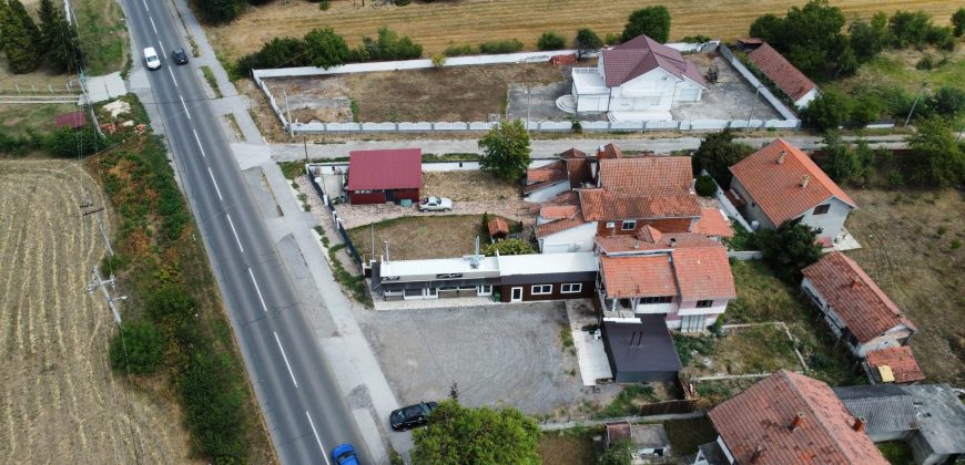 Kuća sa lokalom na 6 ari, Mladenovac