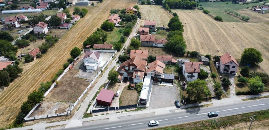 Kuća sa lokalom na 6 ari, Mladenovac