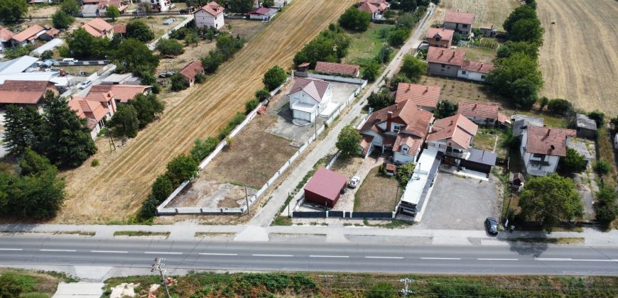 Kuća sa lokalom na 6 ari, Mladenovac