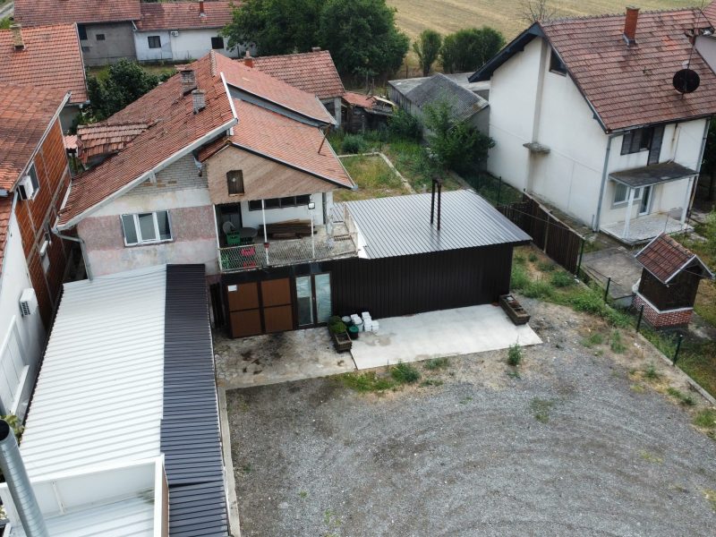 Kuća sa lokalom na 6 ari, Mladenovac
