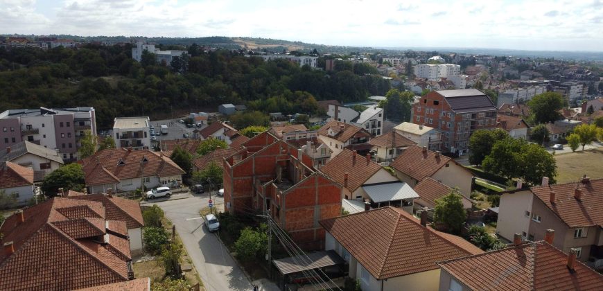 Kuća odlične lokacije i potencijala