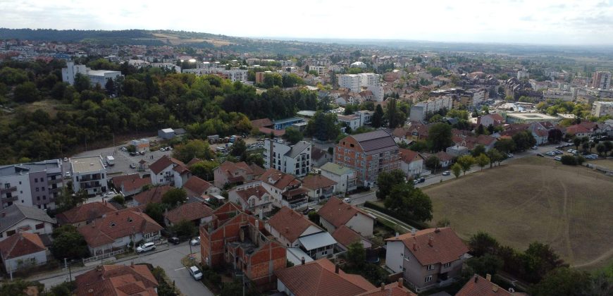 Kuća odlične lokacije i potencijala