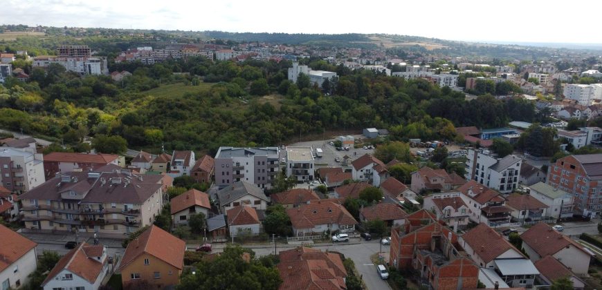 Kuća odlične lokacije i potencijala
