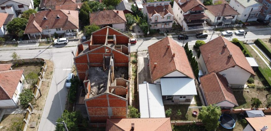 Kuća odlične lokacije i potencijala