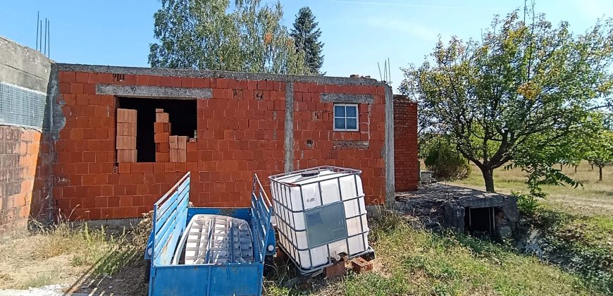 Kovačevac kuća sa vočnjakom Kajsije 72ara placa