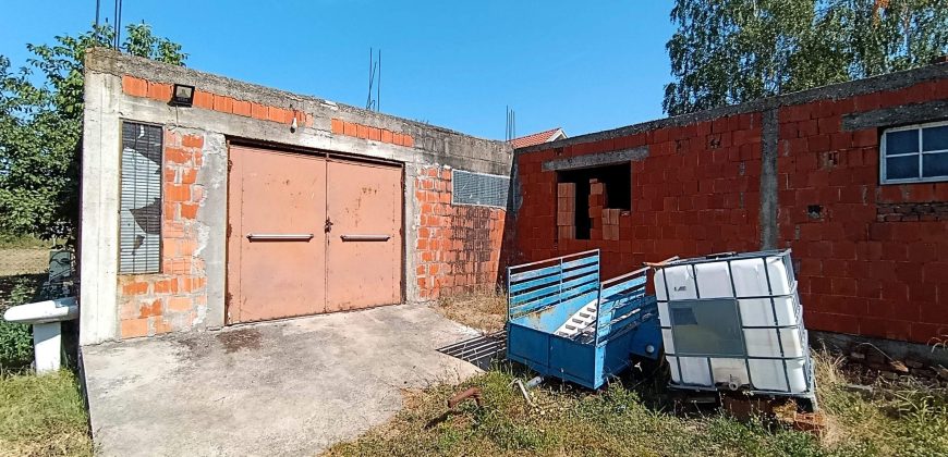 Kovačevac kuća sa vočnjakom Kajsije 72ara placa