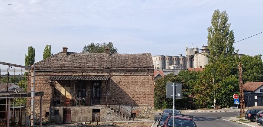 Kuća/Poslovni prostor izuzetnog potencijala