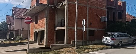 Kuća odlične lokacije i potencijala